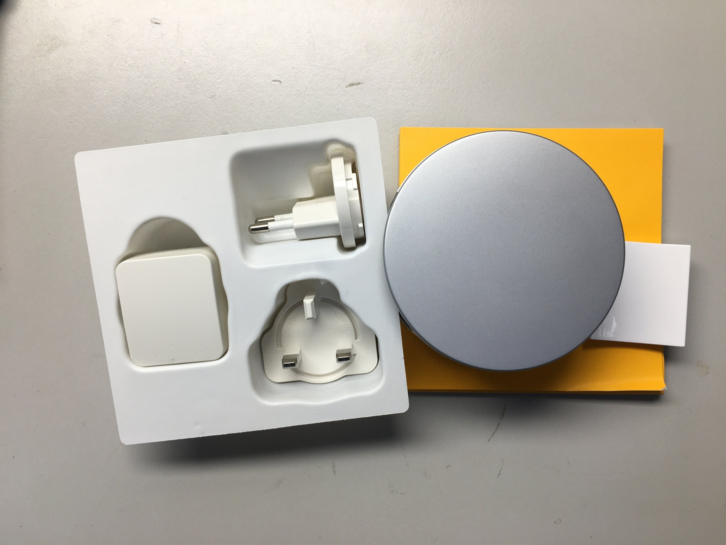 Somfy 2401507 Innenkamera mit automatischer Blende,130° Weitwinkel Blick, I07302