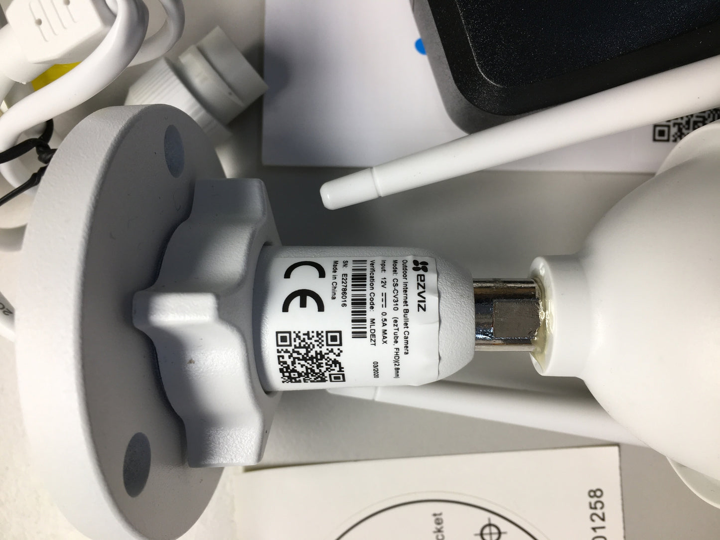 Ezviz ezTube 1080p Full-HD Kamera mit Nachtsicht WLAN CS-CV310, I06111