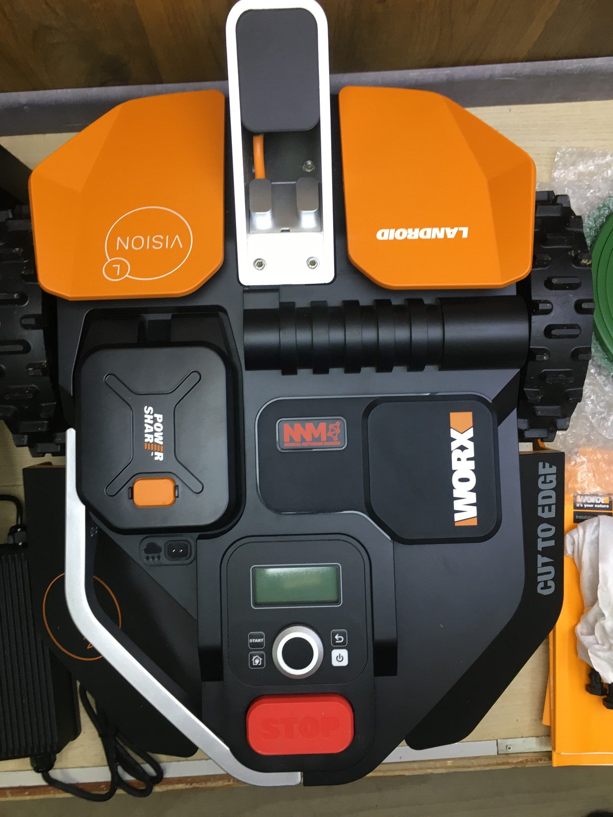 WORX Landroid Vision L1600 Mähroboter WR216E.1, für Gärten bis 1600m², I34347