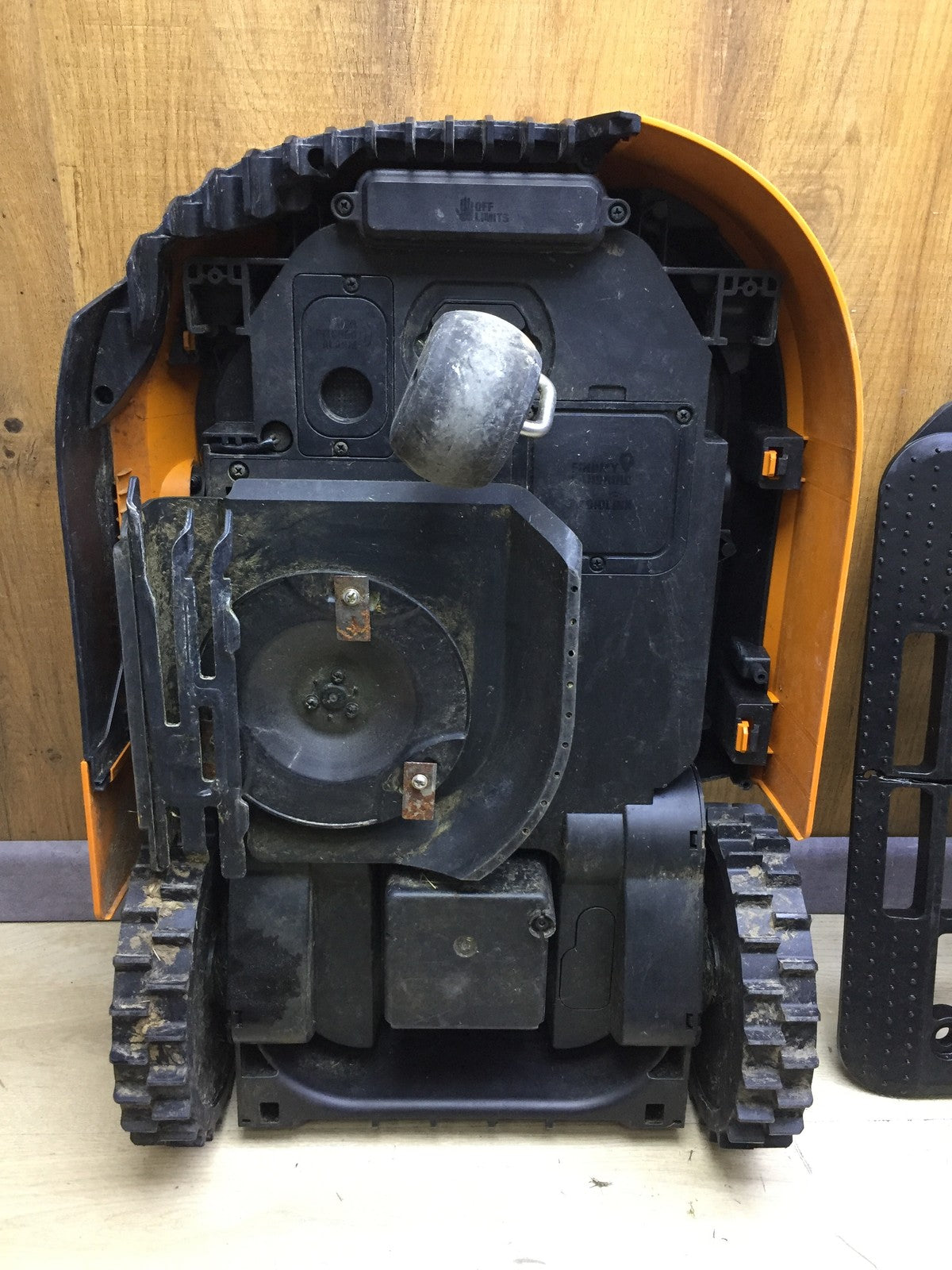 WORX Landroid M700 PLUS WR167E Mähroboter für Gärten bis 700 qm, I33545