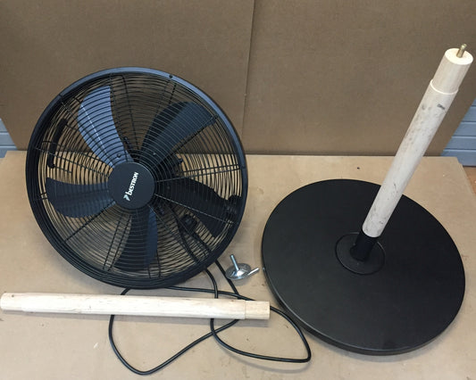 Bestron DFS45WB pedestal fan with three speed levels, I13512