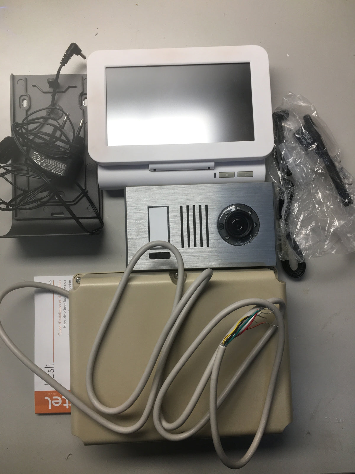 Extel 720278 LESLI Video-Türsprechanlage Funk Komplett-Set Familienhaus, I07454