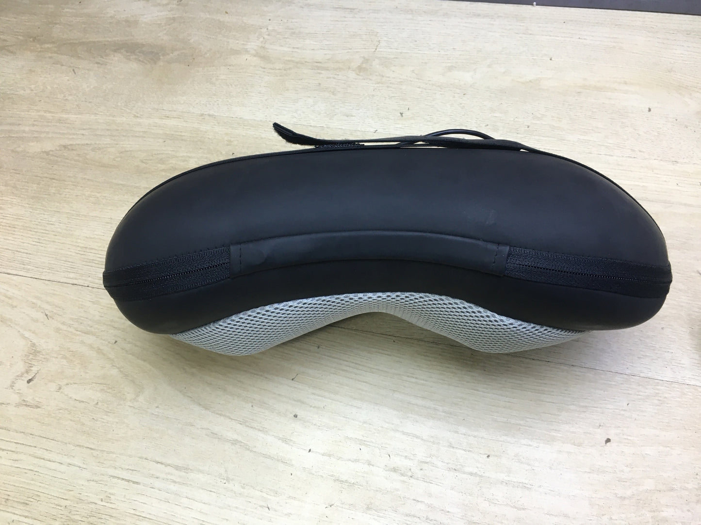 1byone Shiatsu Massagekissen Massagegerät Kissen für Rücken I31302