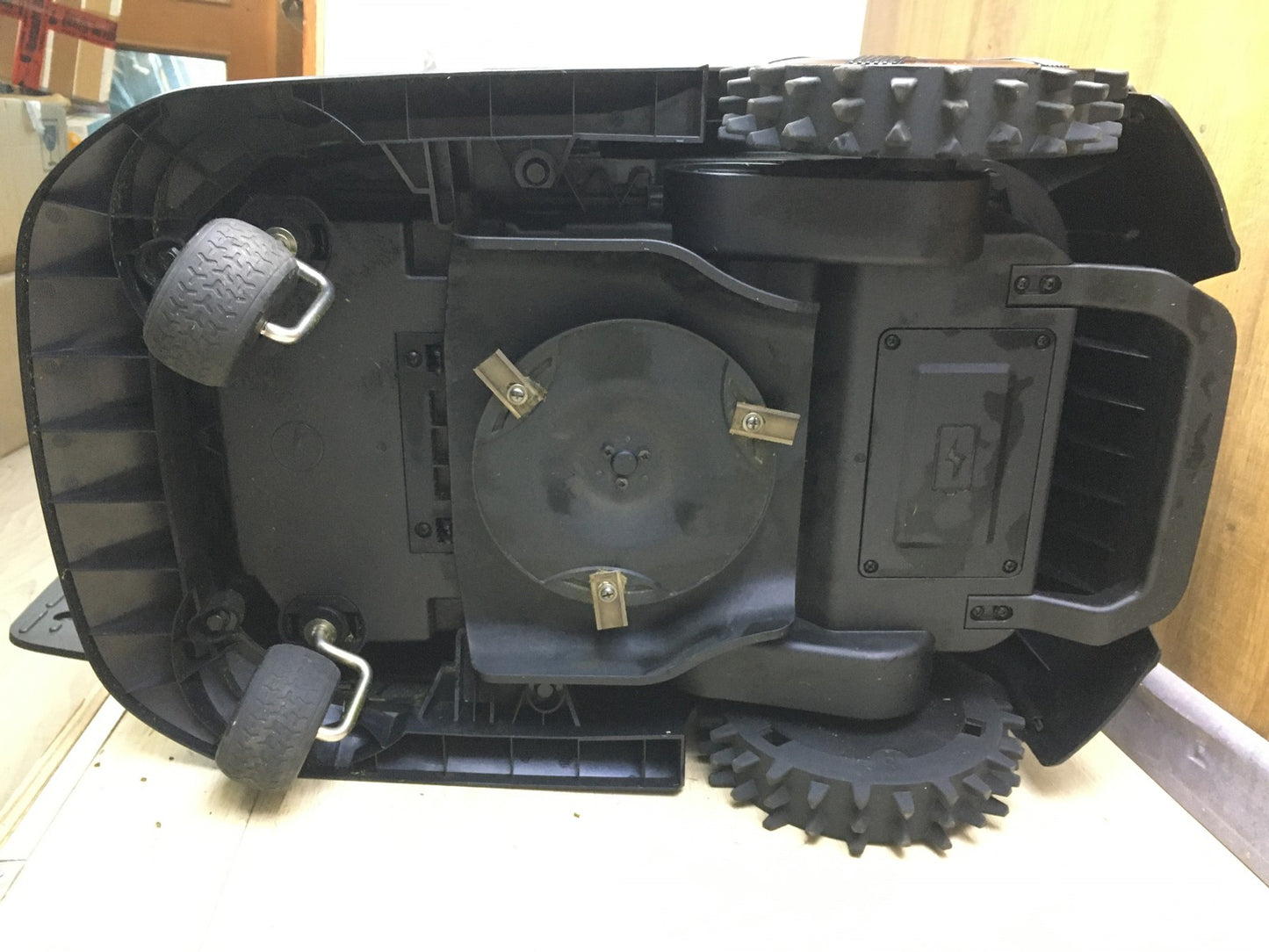 Dreame Mova 1000 Mähroboter (MLLM4110) bis 1.000 m² 3D-LiDAR kabellos, I34376