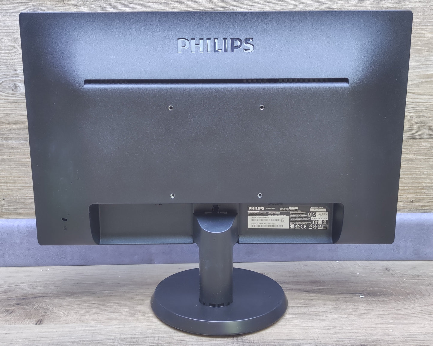 Philips 193V5LSB2/10 LED Monitor 18,5" 1366x768 VGA TN Panel 60Hz 5ms schwarz