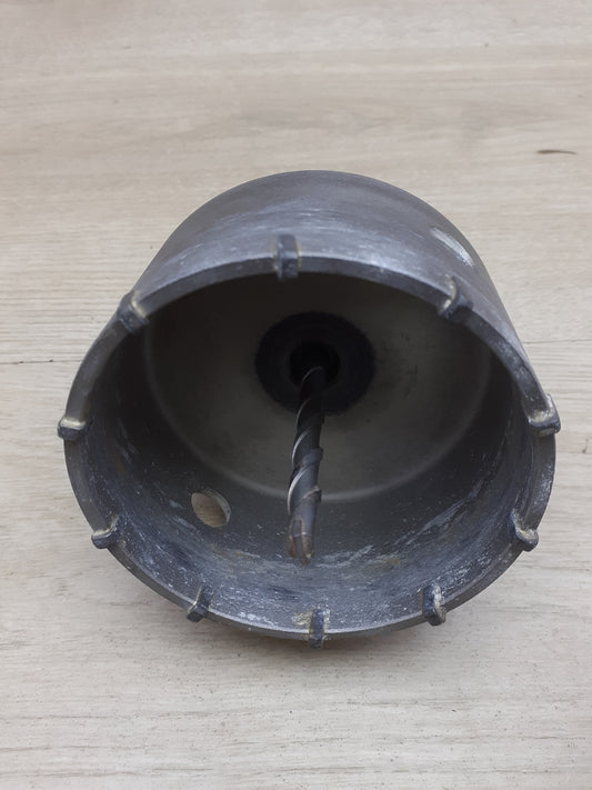 Wolfcraft 5490000 Bohrkrone 105 mm, mit Spanndorn mit Zentrierbohrer, I22426