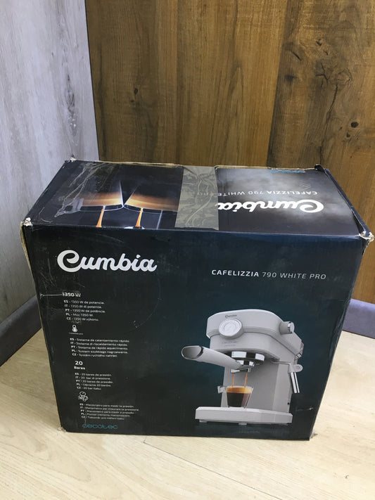 Cecotec 01652 Espressomaschine Cumbia Cafelizzia 790 White Pro, 1350W, I31180