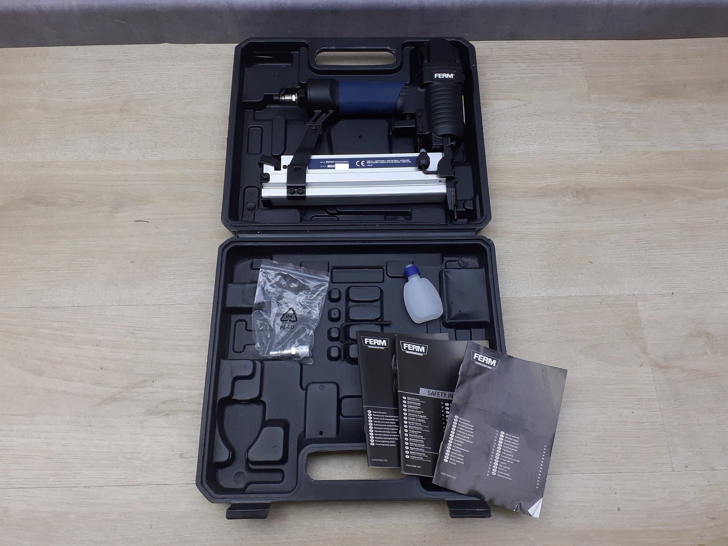 FERM Pneumatische Tacker ATM1051, DIN/Orion, Weichen Griff, I19911