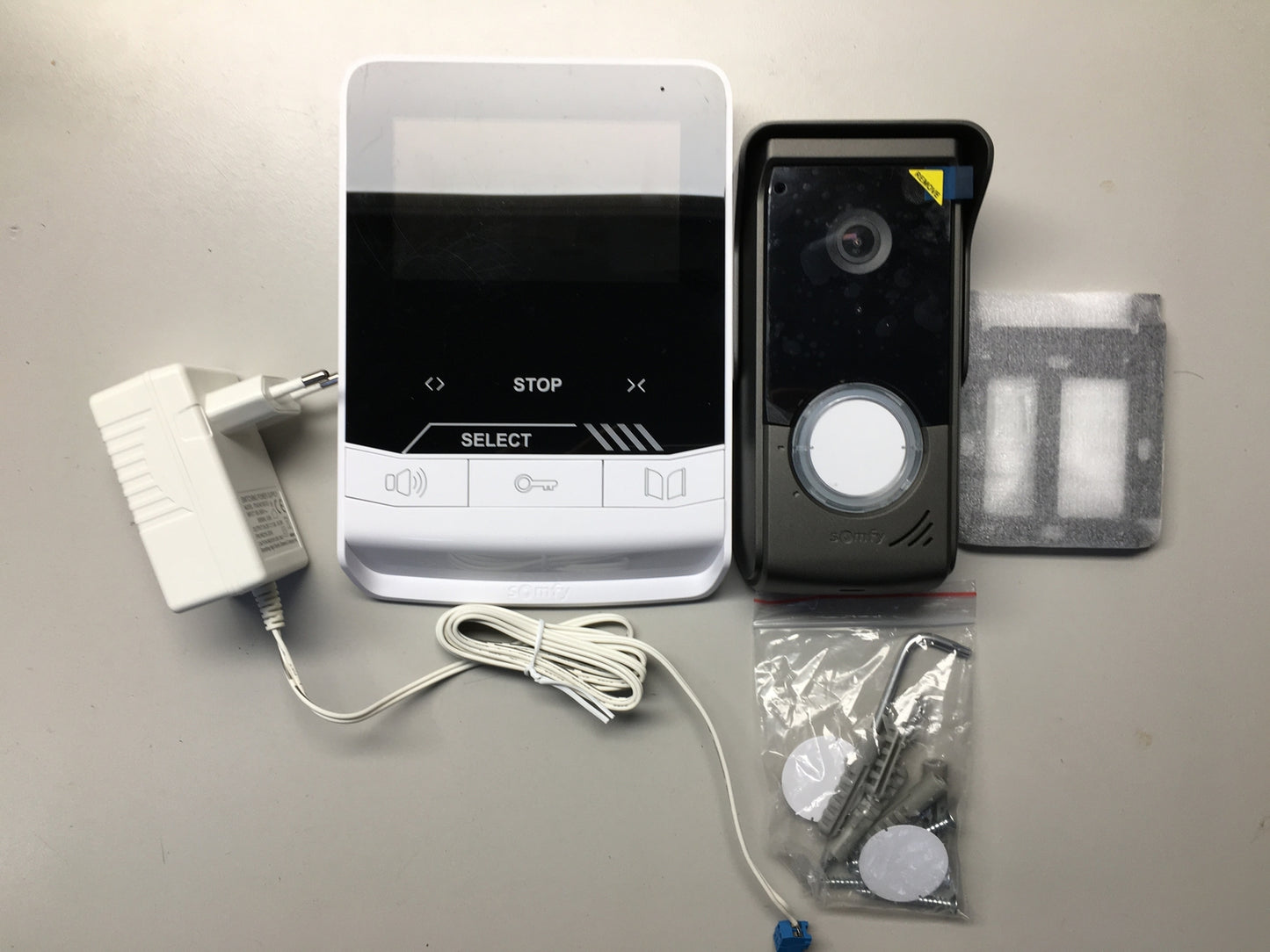 Somfy 1870535 V100+ Video Gegensprechanlage, 4,3 Zoll Monitor Nachtsicht, I06174