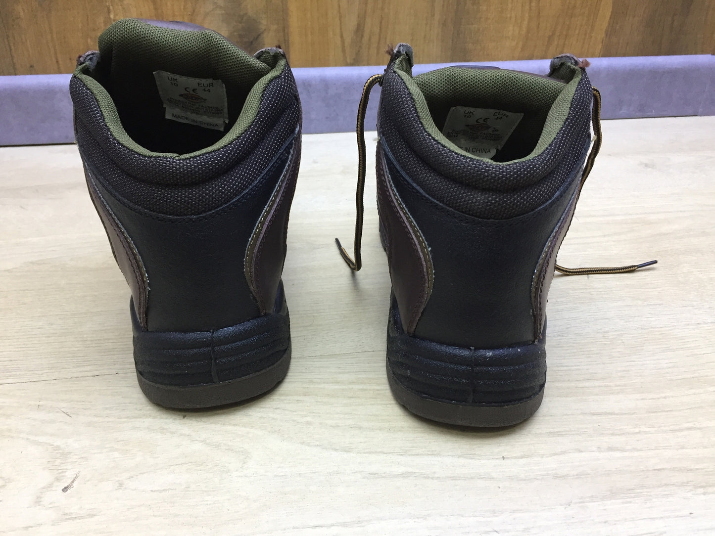 Dickies Berwick Sicherheitswanderschuhe S1-P braun Größe 44, I25324