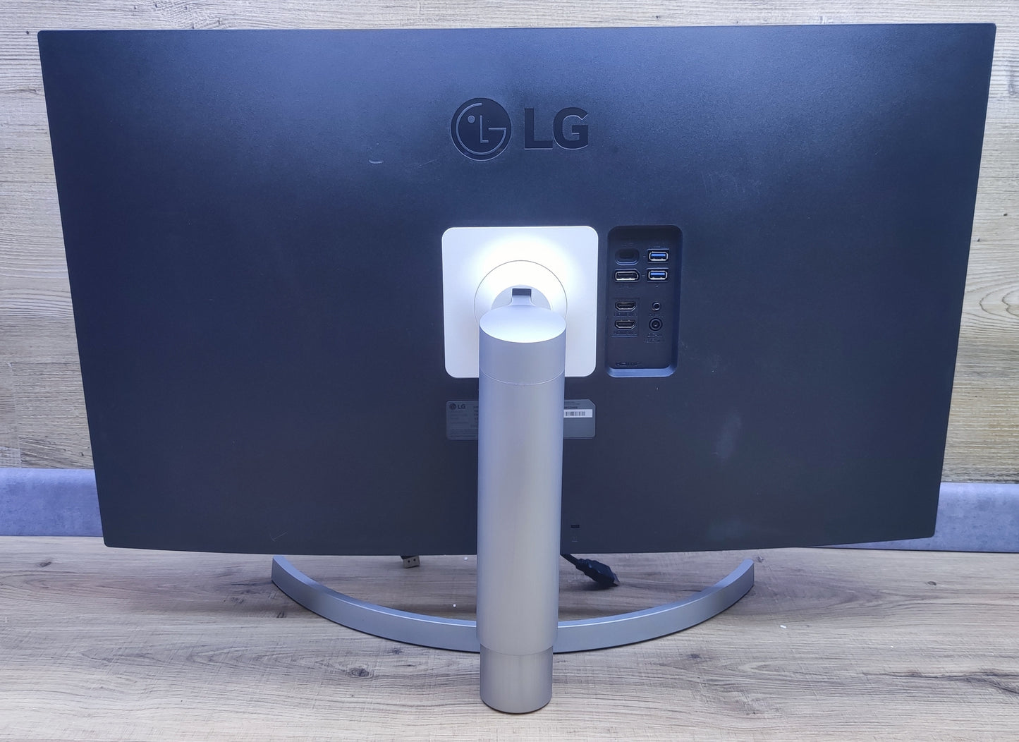 LG 32UN880-B UltraFine Ergo 4K Gaming Monitor 31.5" UHD 3840x2160 USB-C FreeSync 