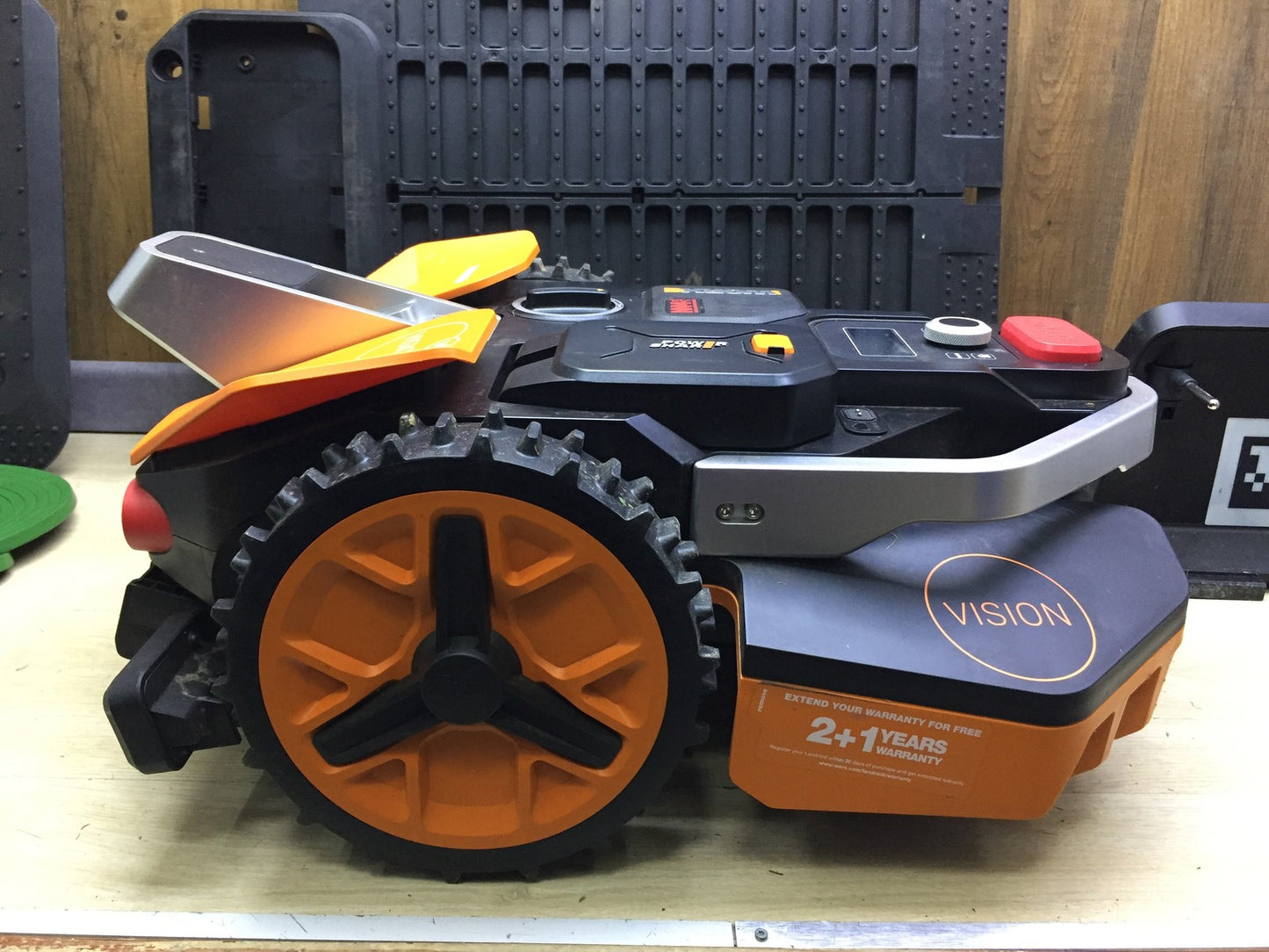 WORX Landroid Vision M600 Mähroboter WR206E.1 für Gärten bis 600m², I33961