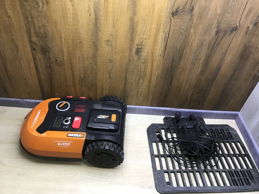 WORX Landroid M700 PLUS WR167E robotic lawnmower for gardens up to 700 sqm, I30513