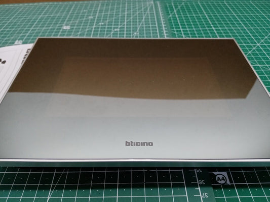 Bticino 317013 Video-Türsprechanlage Spiegel-Design, V04507