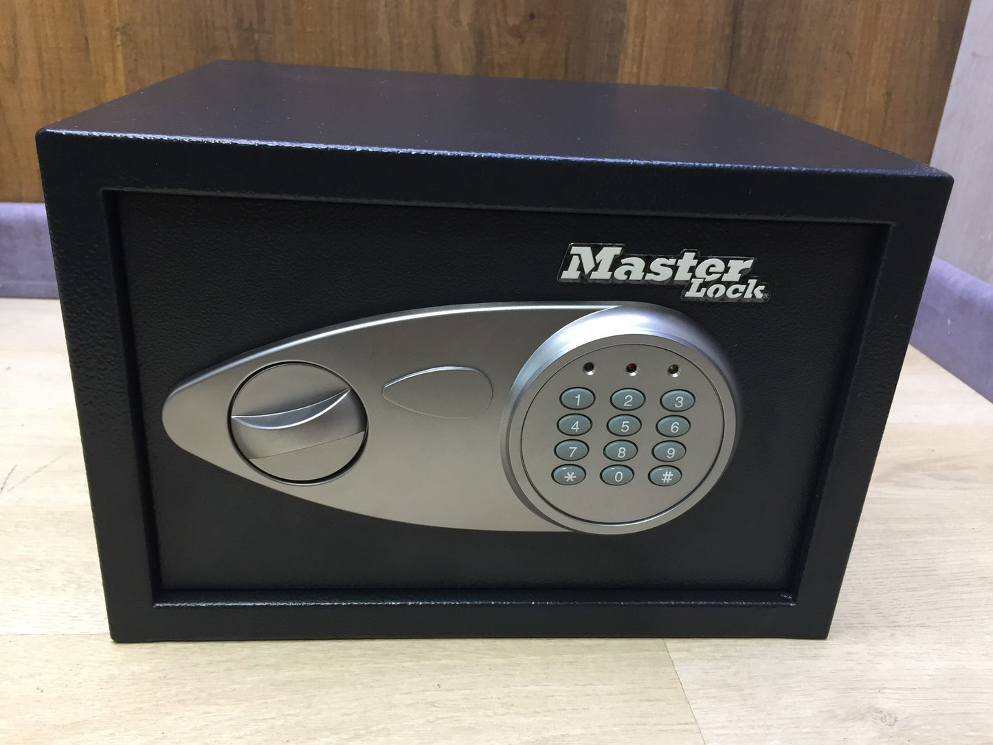 Master Lock X041EML Tresor mit digitaler Kombination mittel 11,57 L, I33283