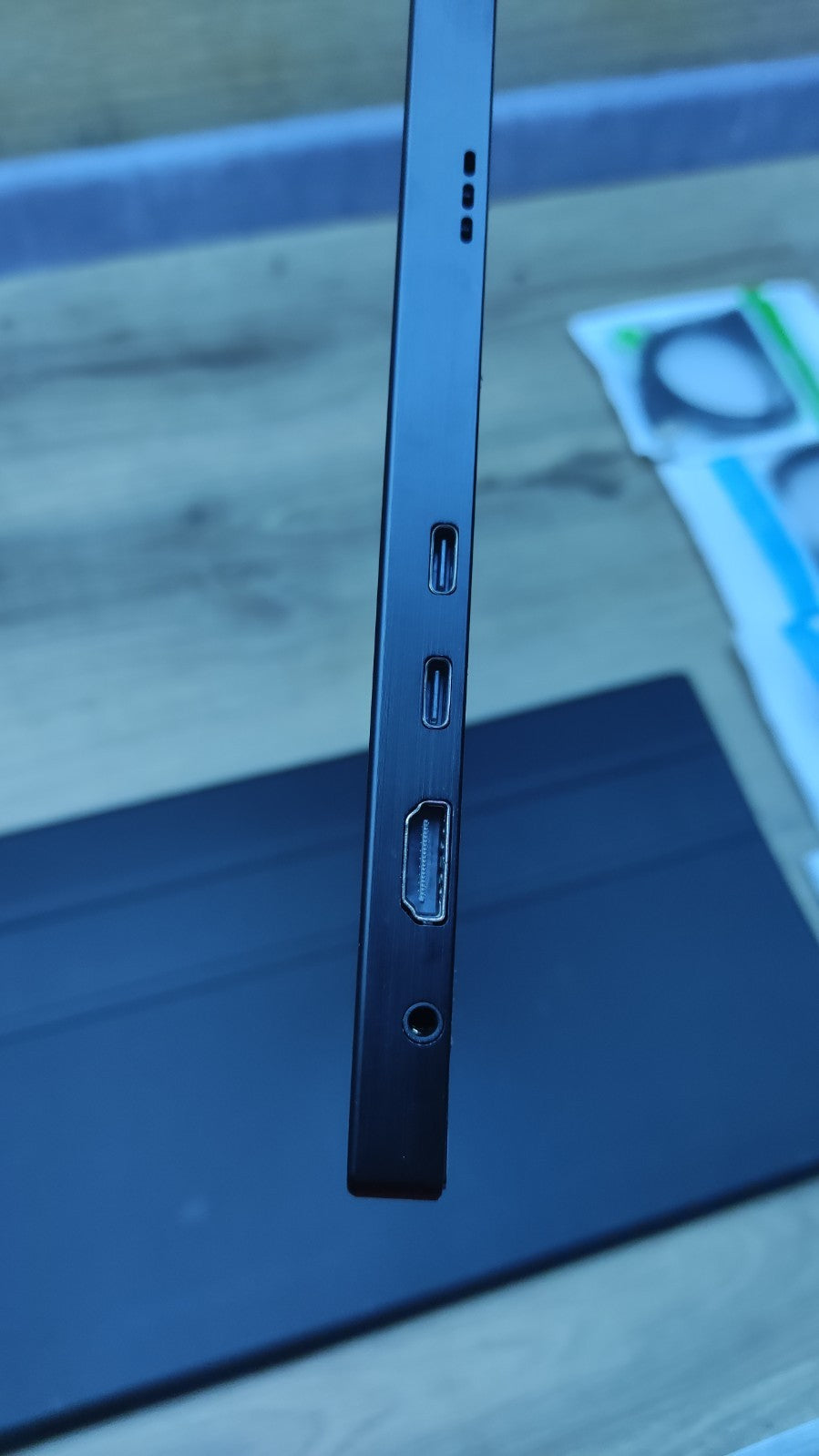 Uperfect Tragbarer Monitor 17,3" 1920x1080 USB-C Mini HDMI 144Hz Lautsprecher