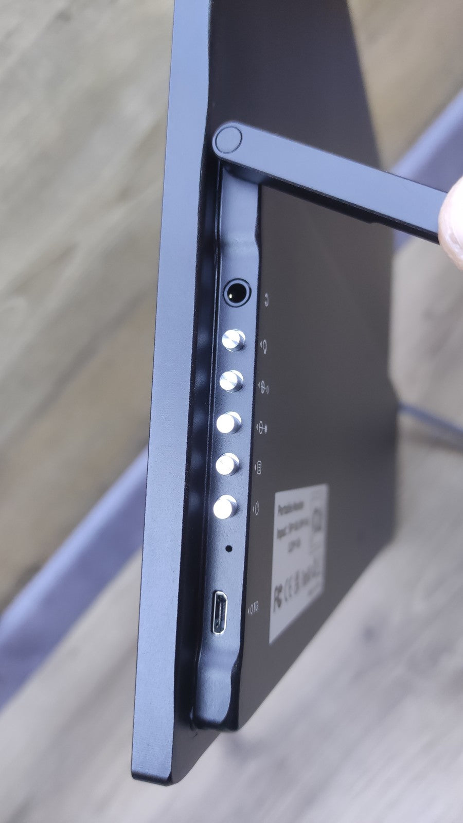 Uperfect Tragbarer 4K Monitor 18.4" QLED UHD 3840x2160 USB-C Mini-HDMI VESA