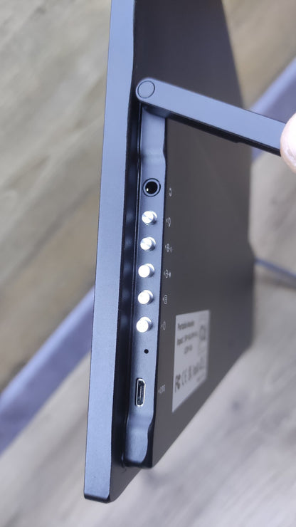 Uperfect Tragbarer 4K Monitor 18.4" QLED UHD 3840x2160 USB-C Mini-HDMI VESA