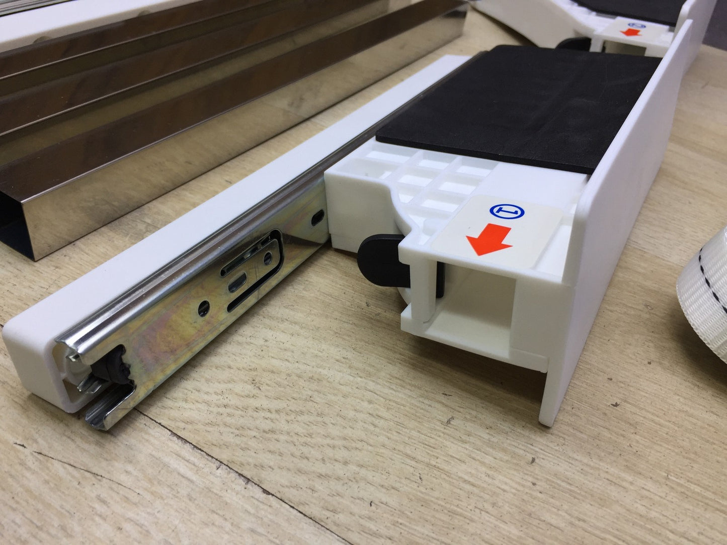 NIUXX Universal Zwischeneinbaurahmen Set für Waschmaschine und Trockner, I34051