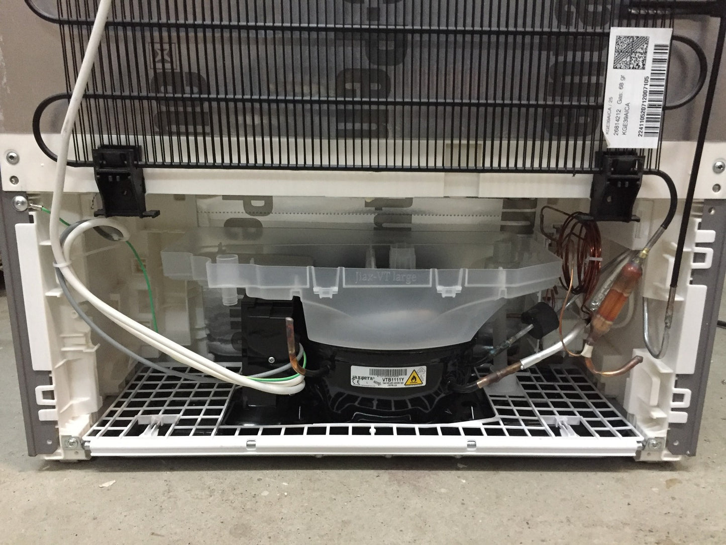 Bosch Serie 6 KGE39AICA Kühlschrank Gefrier-Kombination 343 L VitaFresh LowFrost