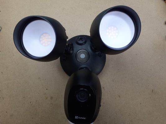 1080p FHD Flutlicht Floodlight Ezviz Outdoor Überwachungskamera, I01830