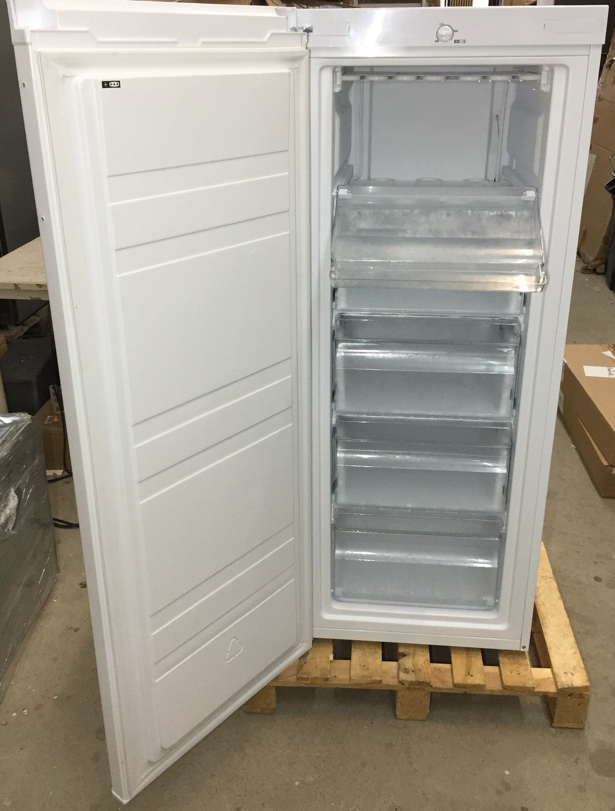 Comfee RCU160WH2(E) Gefrierschrank Gefriergerät freistehend 160 L 142 cm Weiß