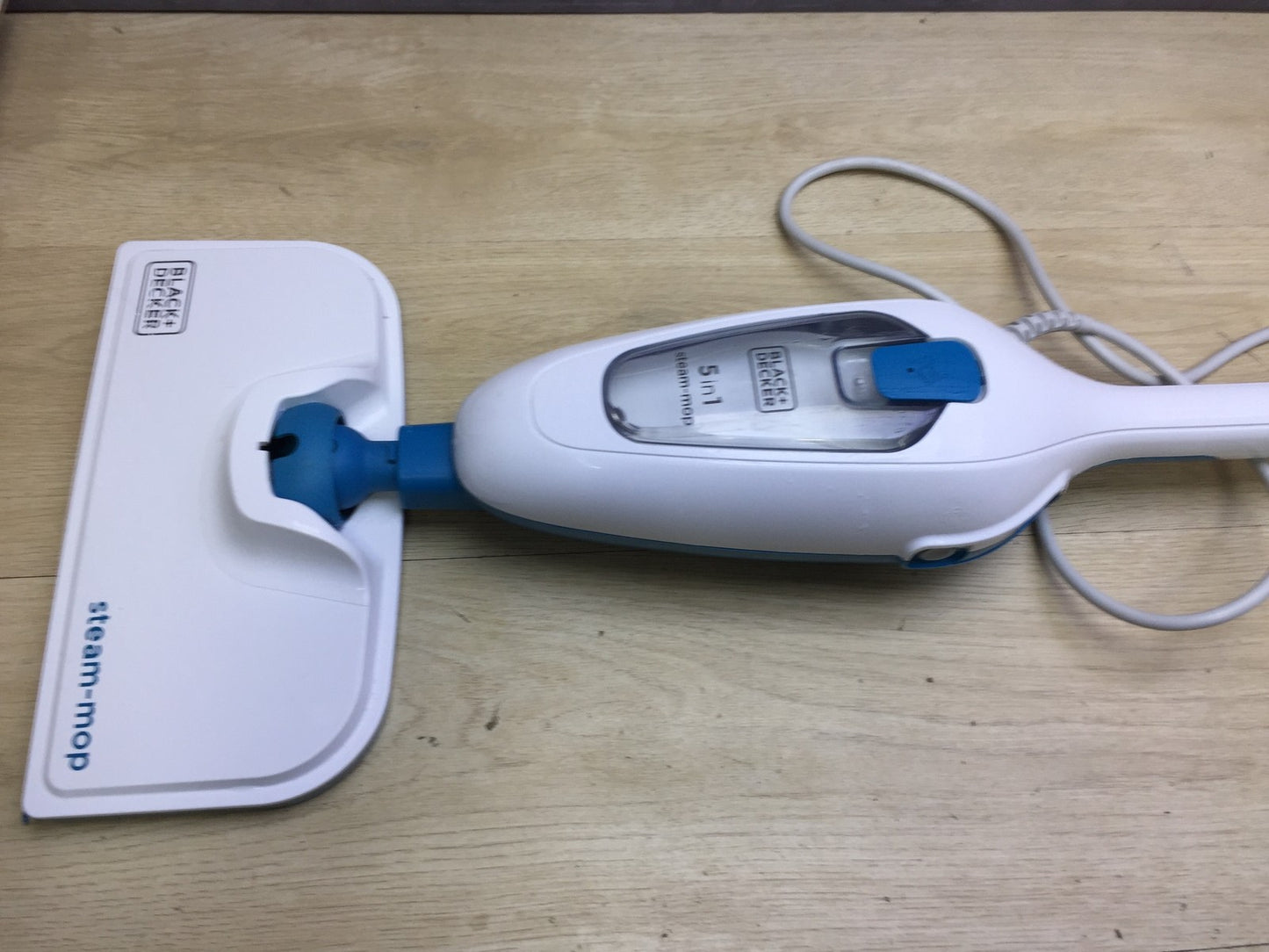 Black+Decker FSMH13E5-QS Dampfwischer mit Handreiniger 5 in 1, I33302