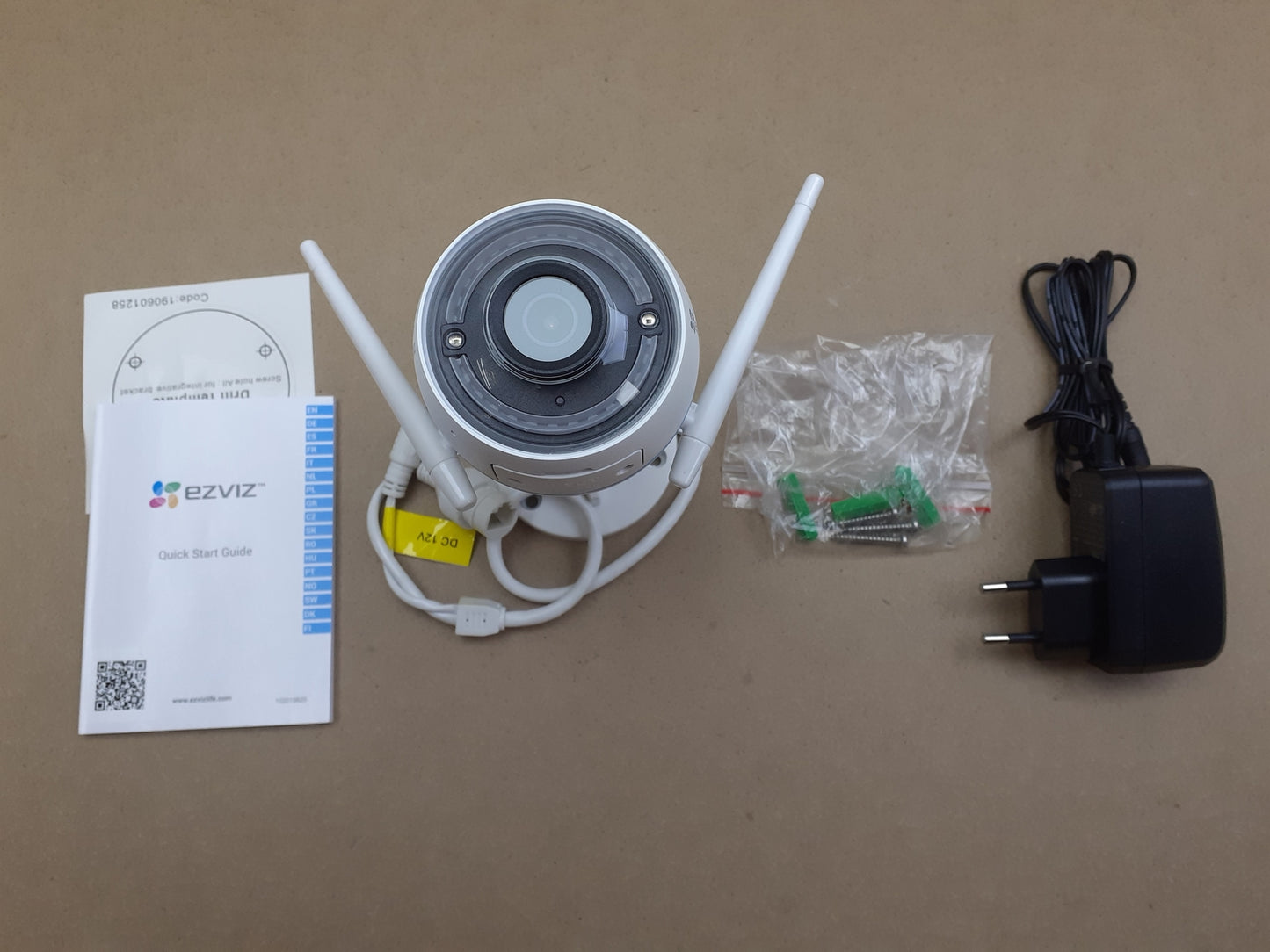 Ezviz ezTube 1080p Full-HD Kamera mit Nachtsicht WLAN CS-CV310, I06556