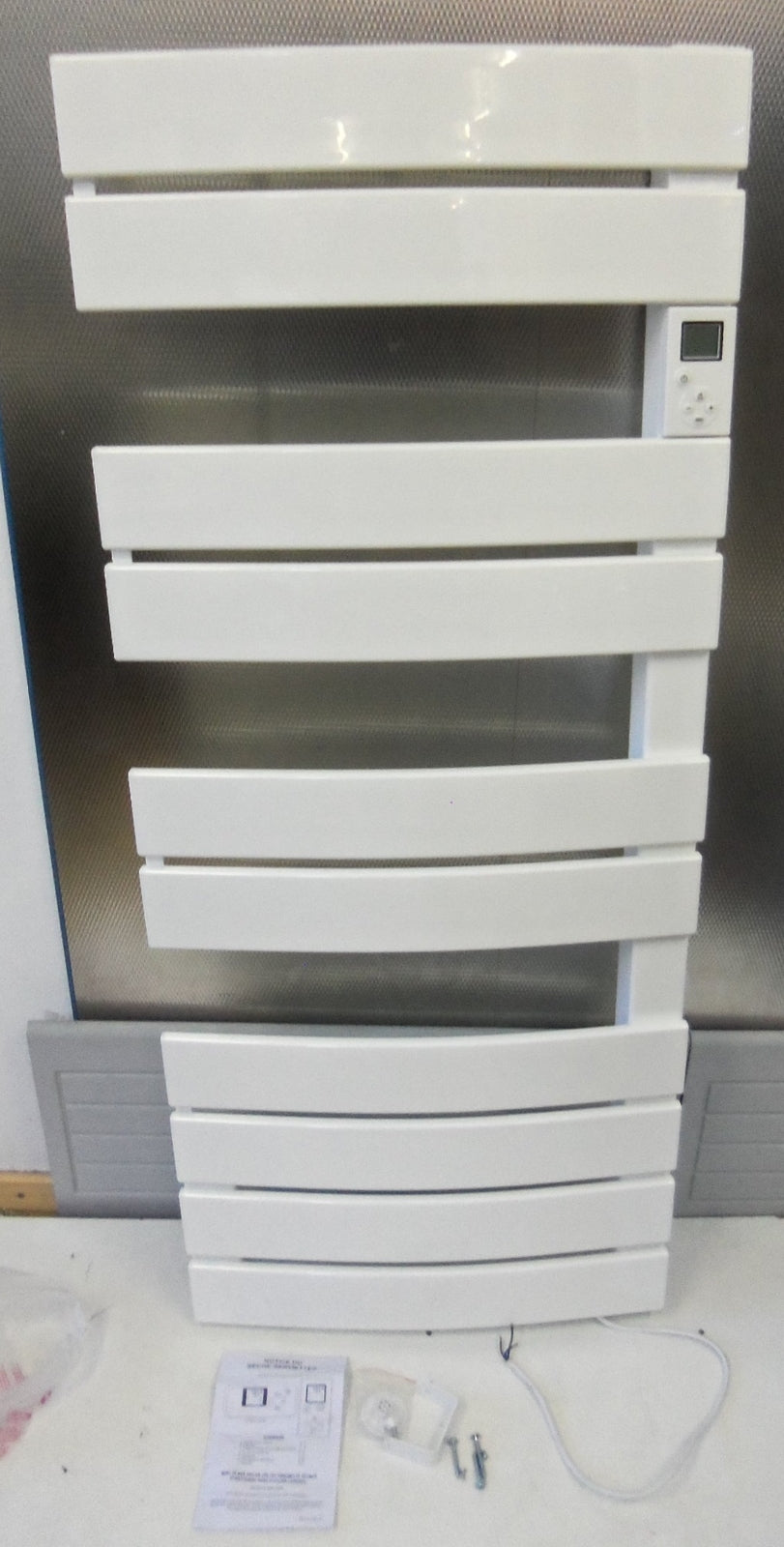 Carrera towel rail DBBX1L 750W DEFECTIVE D37973