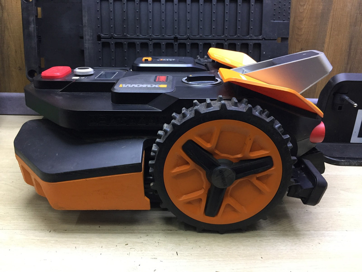 WORX Landroid Vision M600 Mähroboter WR206E.1 für Gärten bis 600m², I33961