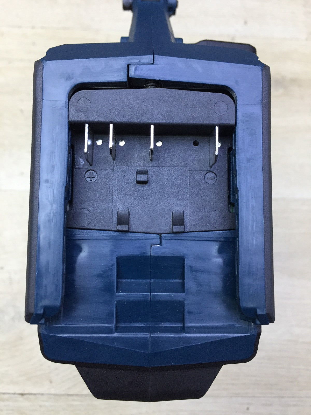 Bosch Professional 18V System Akku-Holznagler GNH 18V-50 M SOLO, I33721