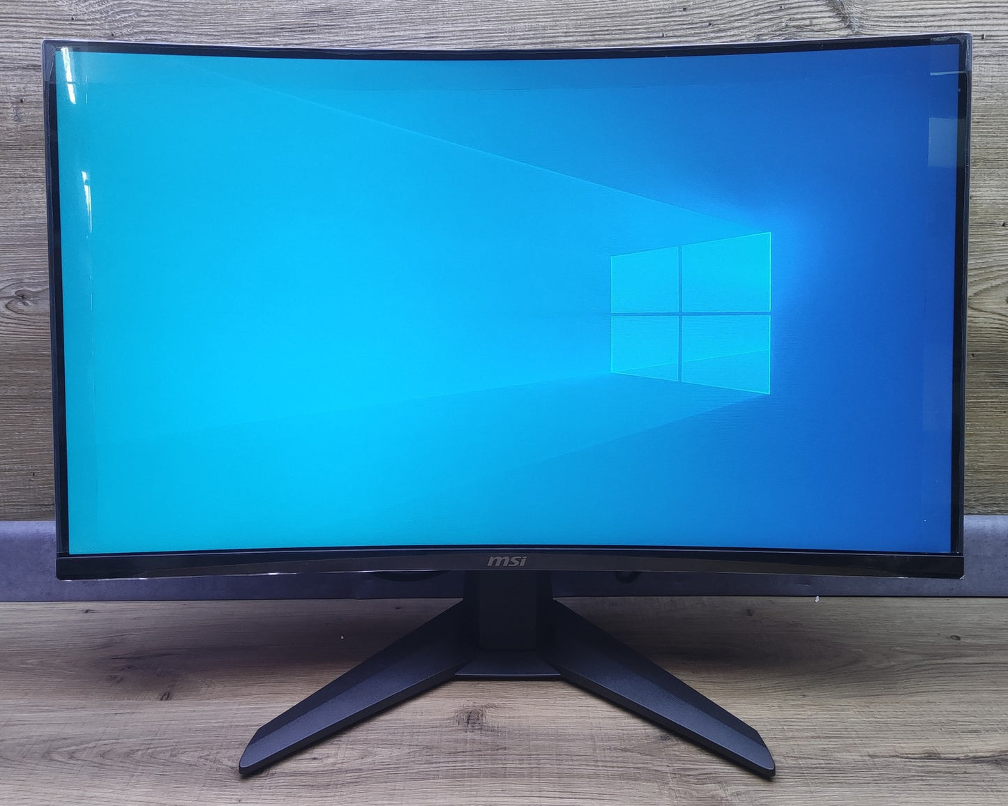 MSI MAG 27C6X Gaming Monitor 27" FHD 1920x1080 VA HDR Adaptive Sync 240Hz 1ms