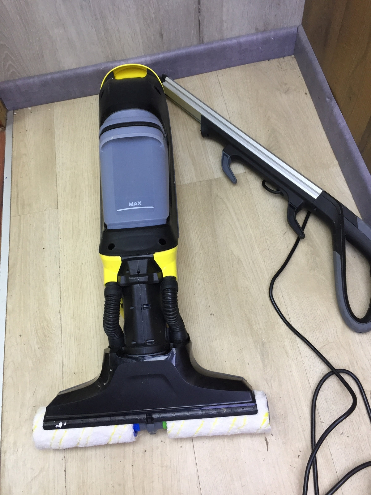 Kärcher 1.055-500.0 Hartbodenreiniger FC 5 2-in-1-Funktion, I32116