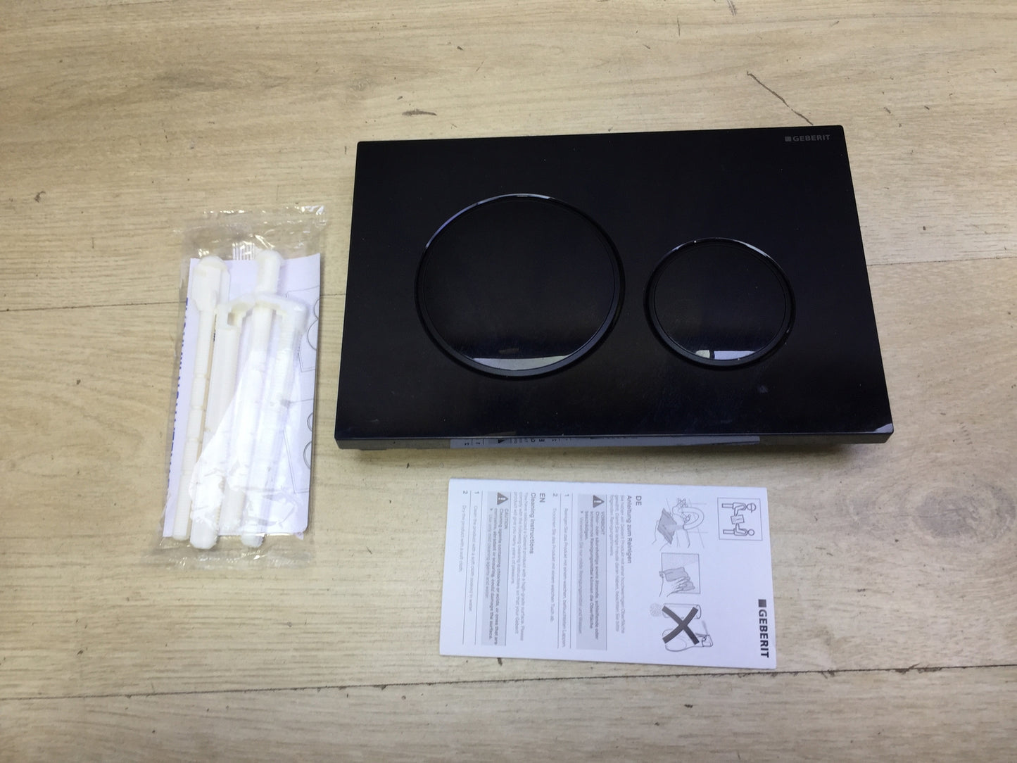 Geberit 115.882.DW.1 Betätigungsplatte für 2 Mengen, schwarz/matt, I33320