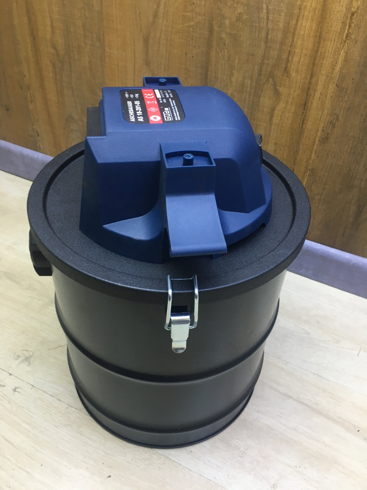 Güde 58580 Akku-Aschesauger AS 18-201-05, 18V, ohne Akku, mit Ladegerät, I30731