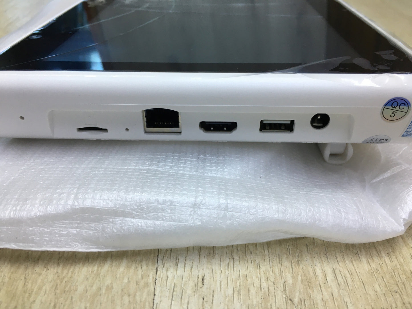 Hiseeu A017-V2.0 Überwachungsset mit 4 Kamera und Monitor, I31402
