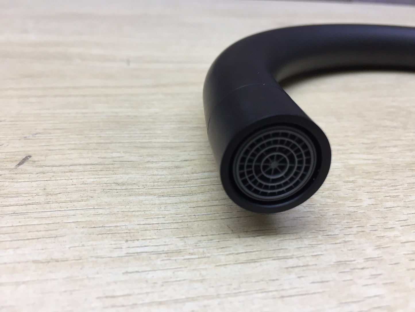 CECIPA Küchenarmatur 360° Schwenkbar Hochdruck, Wasserhahn, schwarz, I24540