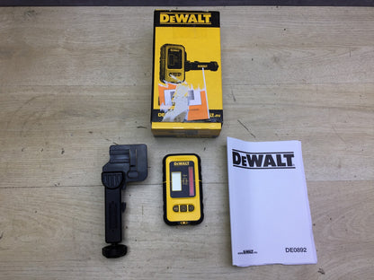 DEWALT DE0892 Receiver/Laser Detector, I33123 