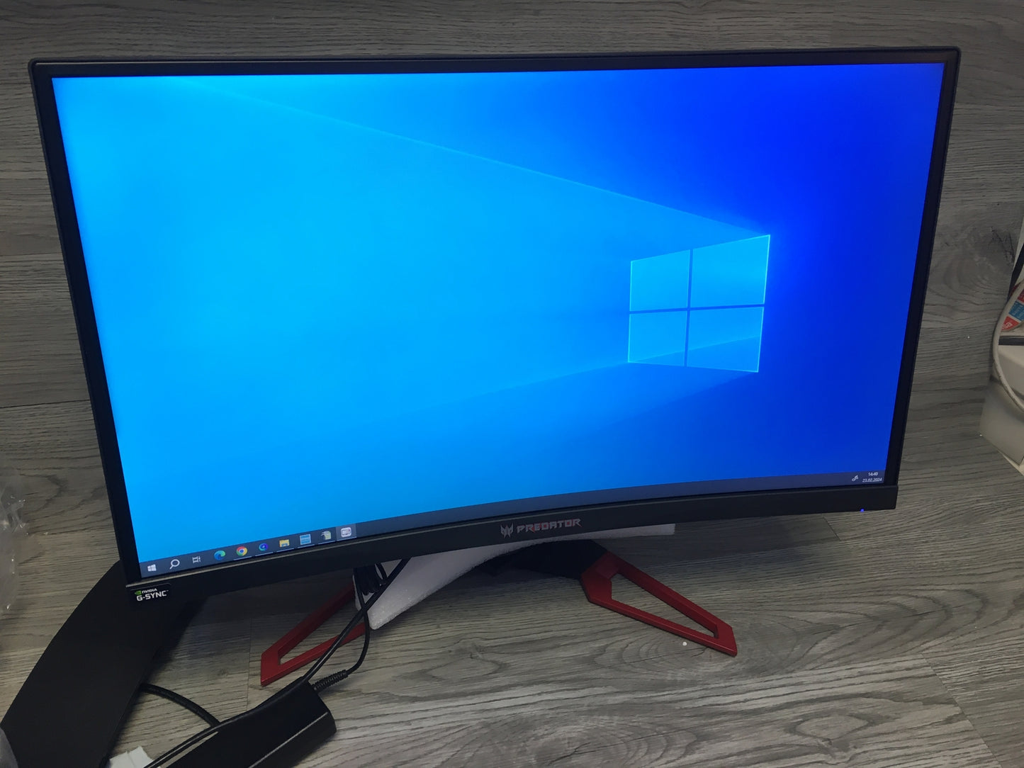 Acer Predator Z271bmiphzx Monitor 27" Curved FHD 1920x1080 NVIDIA G-Sync 144Hz 
