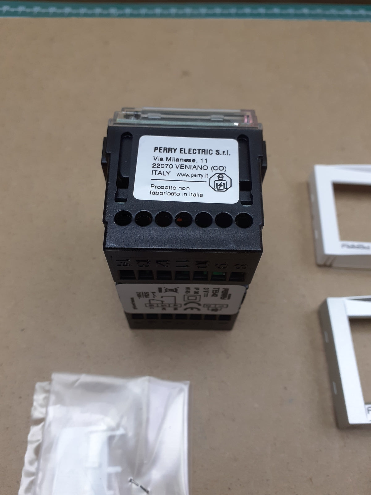 Digitales Thermostat Perry 1TI TE542 für Unterputz, I05701