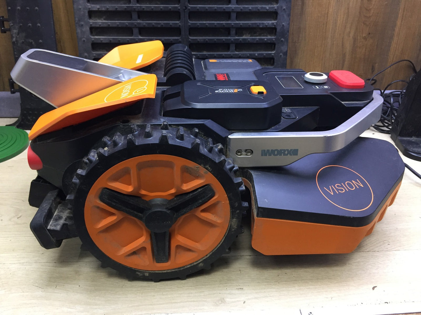 WORX Landroid Vision L1300 Mähroboter WR213E.1 für Gärten bis 1300m² I33552