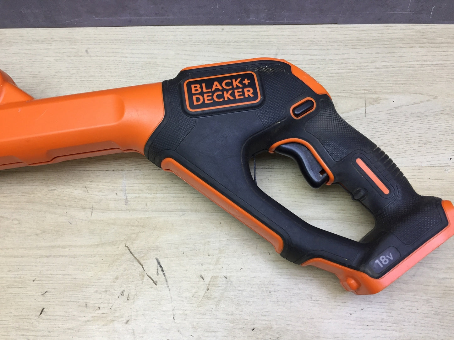 Black&Decker STC1820 Akku-Rasentrimmer solo, I31746