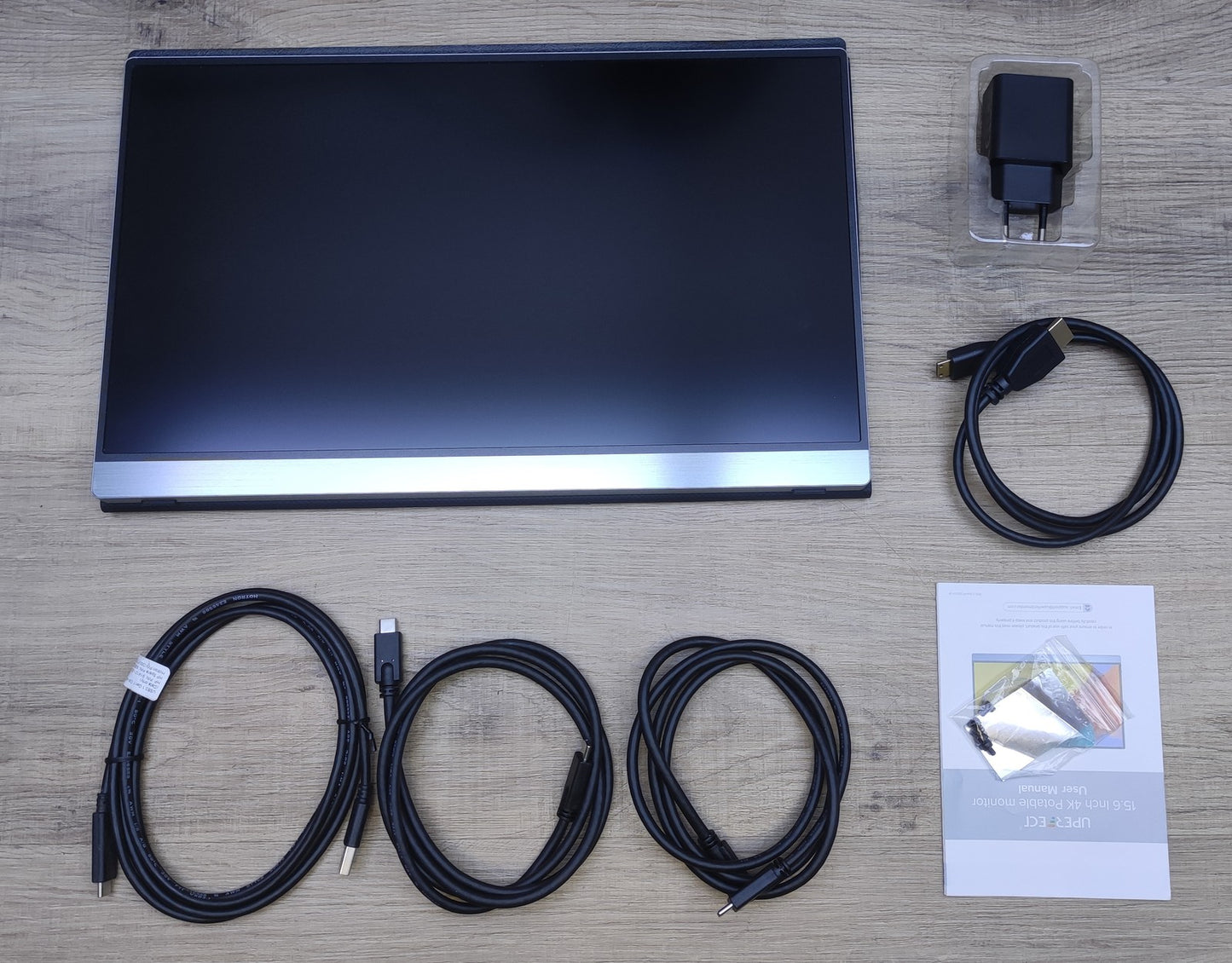 Uperfect Tragbarer 4K Gaming Monitor 15,6" Ultra HD 3840x2160 USB-C silber