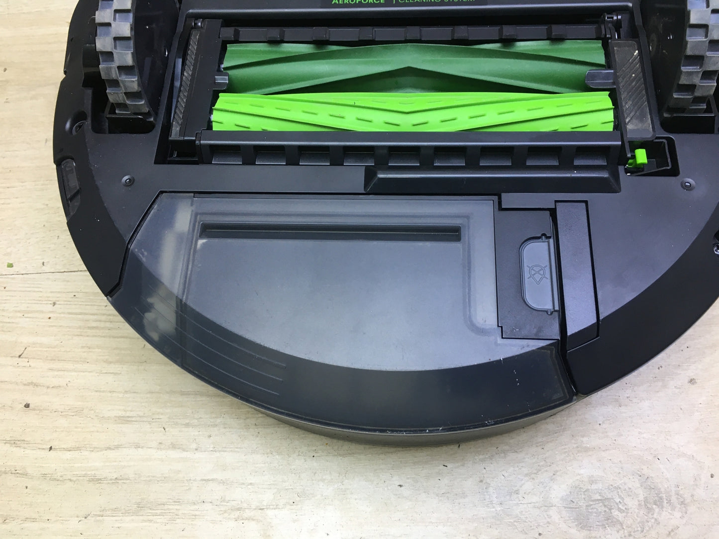 iRobot Roomba i7 (i7156) App-steuerbarer Saugroboter, I31202