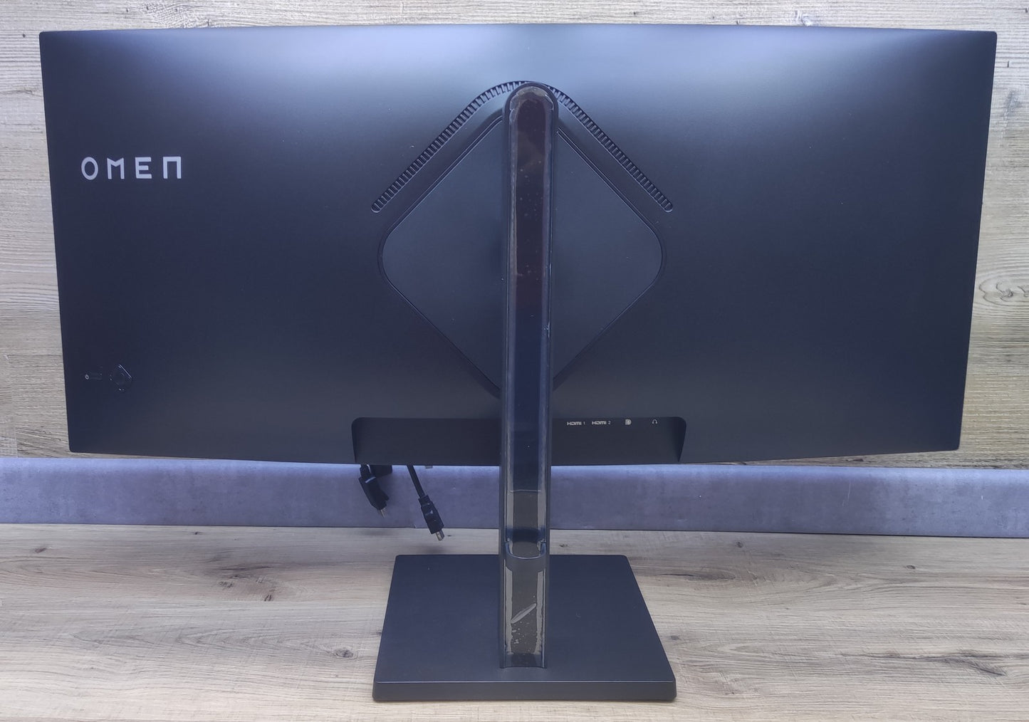 HP Omen 34c Gaming Monitor 34" WQHD 3440x1440 VA HDR AMD FreeSync 165Hz 1ms 