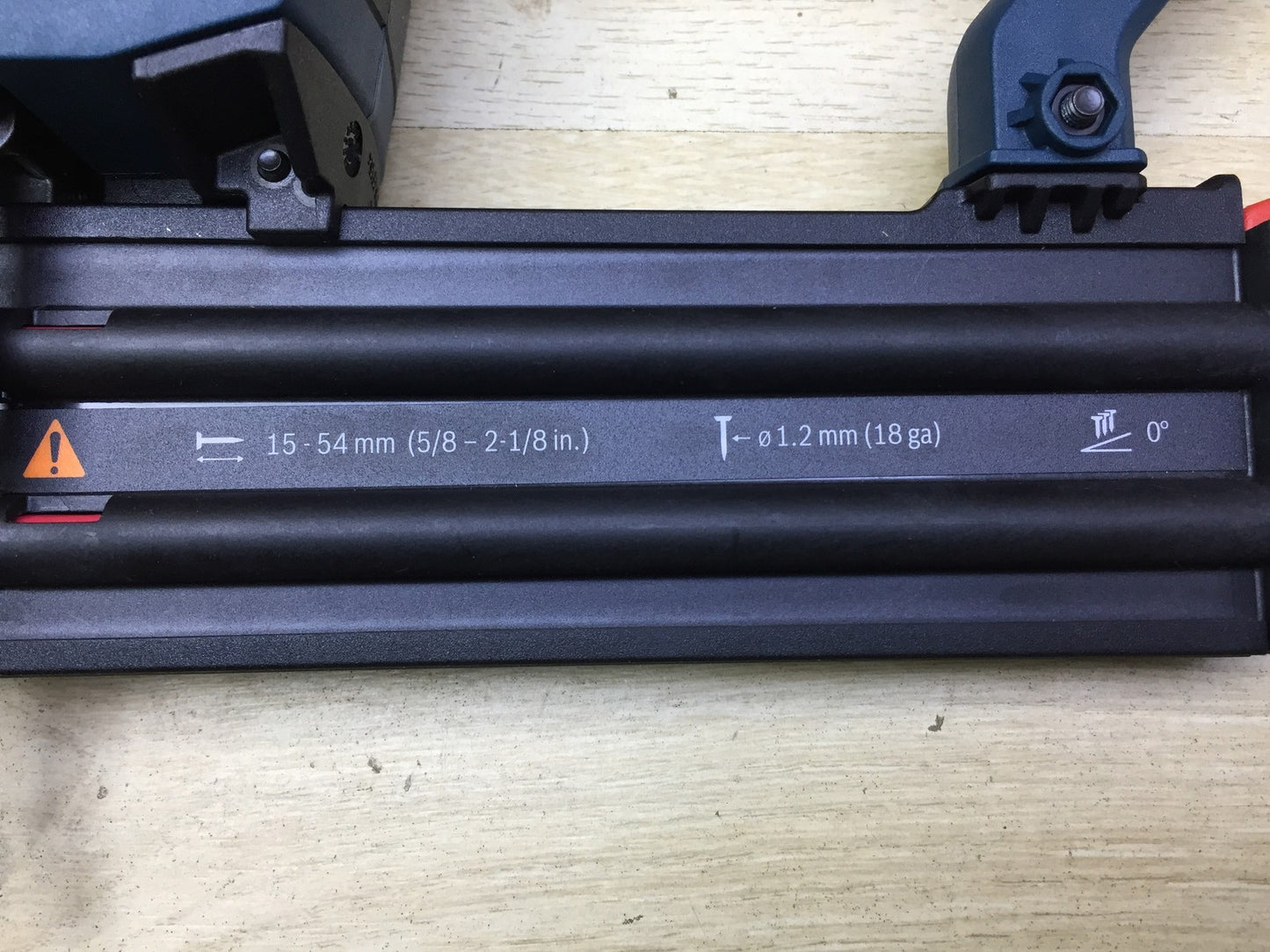 Bosch Professional 18V System Akku-Holznagler GNH 18V-50 M SOLO, I33721