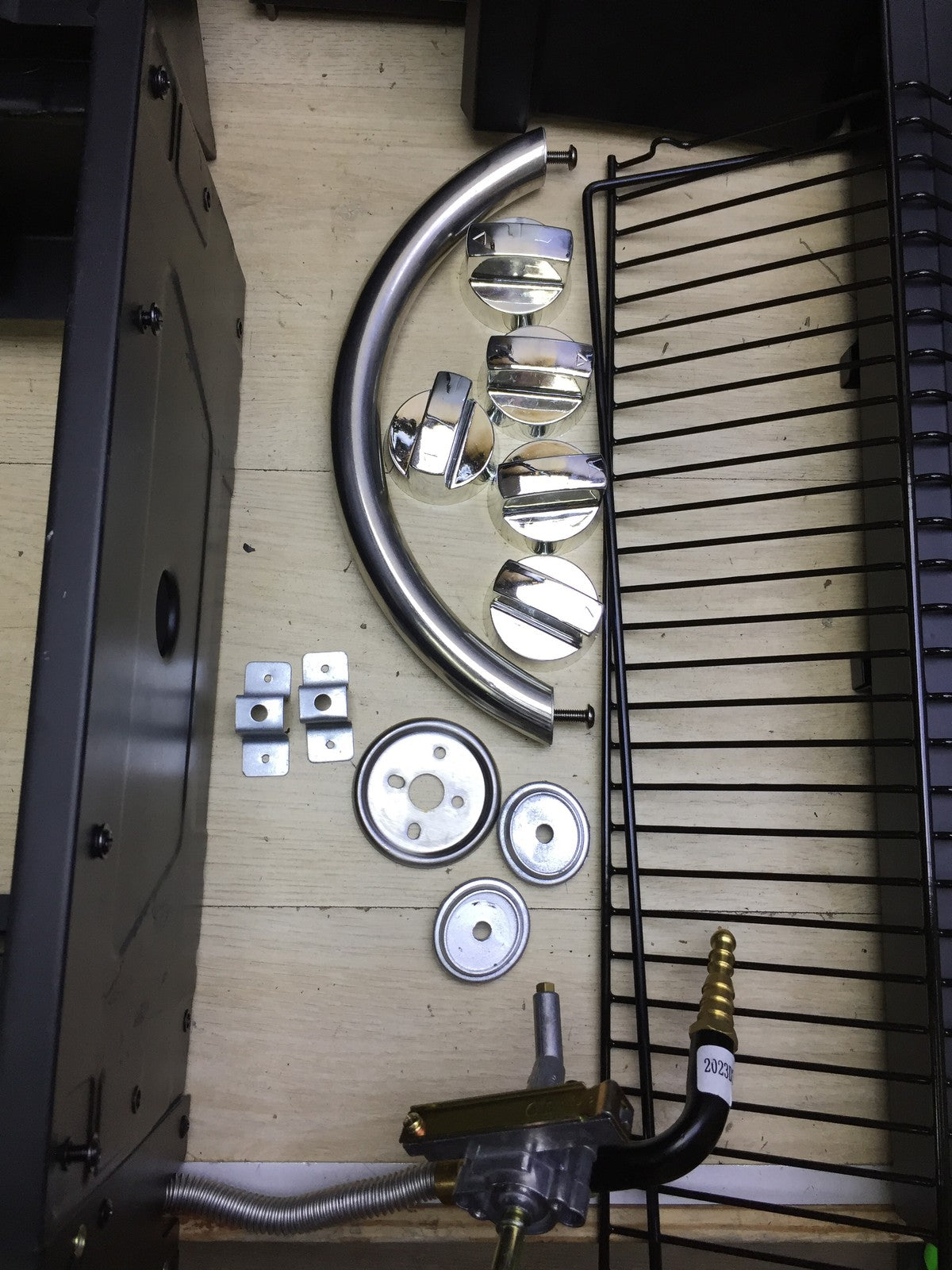 Amig Fireplus 4F Gasgrill 4+1 mit 9,3 kW, Schwarz, Edelstahl, I33104