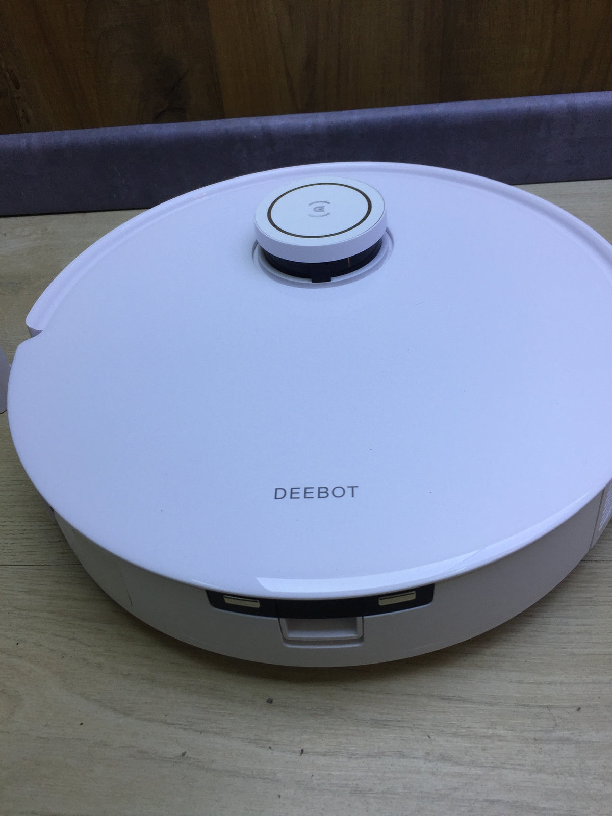 ECOVACS DEEBOT T10 Staubsaugerroboter mit vibrierenden Wischplatten, I29567