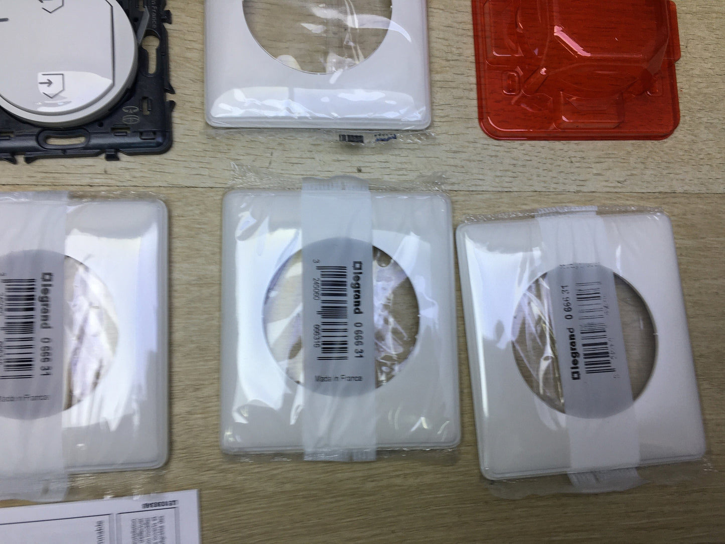 Legrand 067690 Starter-Set Céliane with Netatmo + Schalter für Rollladen, I31344