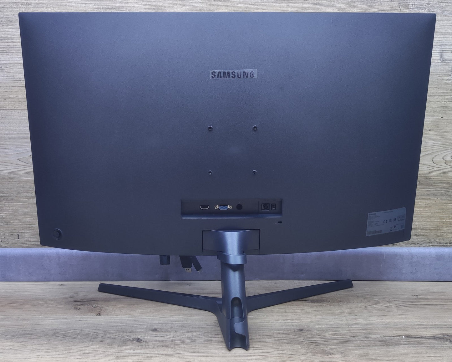 Samsung CR50 C32R502FHP Monitor 31.5" FHD 1920x1080 VGA HDMI AMD FreeSync 75Hz 